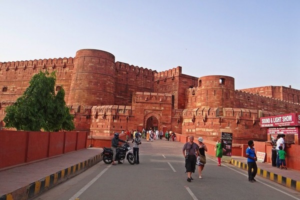 All-Inclusive Taj Mahal Day Trip from Delhi with Agra Fort & Baby Taj