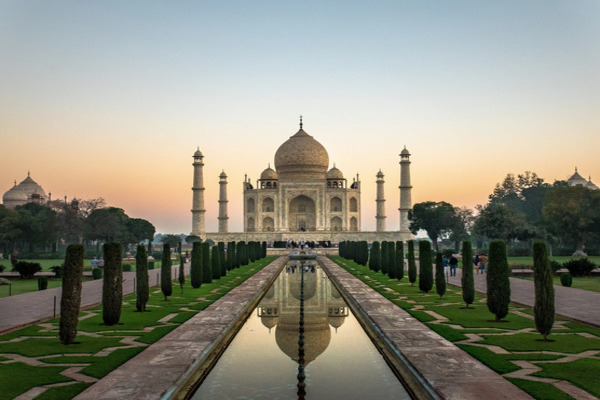 Agra: Taj Mahal Ticket with Mausoleum Guided Tour