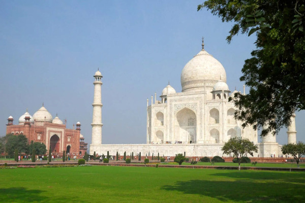 Agra: Taj Mahal Ticket with Mausoleum Guided Tour