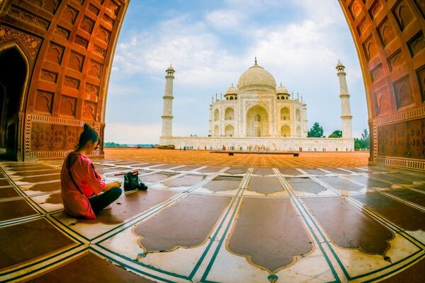From Delhi Airport: Layover Taj Mahal Day Tour By Car
