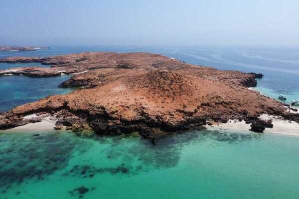 Muscat Daymaniat Islands Snorkeling Tour with Refreshments