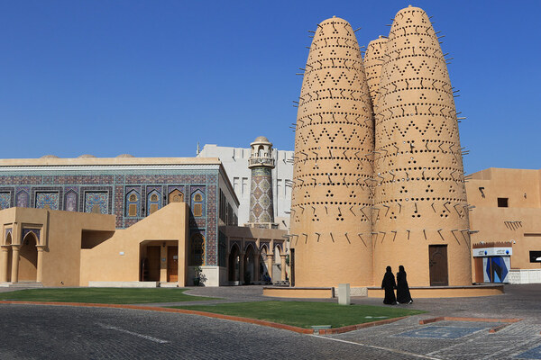 Doha City Guided Tour to Souq Waqif, Katara, & Pearl-Qatar