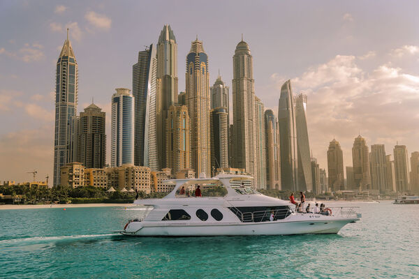 Dubai Marina Yacht Tour with Breakfast or BBQ