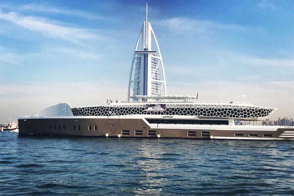 Dubai Mega Yacht Cruise with Buffet Dinner