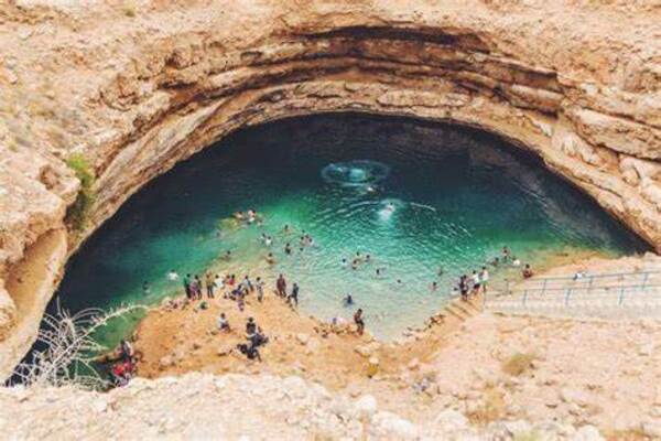 Full-Day Wadi Shab & Bimmah Sinkhole Tour From Muscat