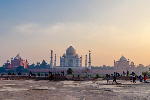 From Delhi: Private Taj Mahal & Agra Tour by Gatimaan Train