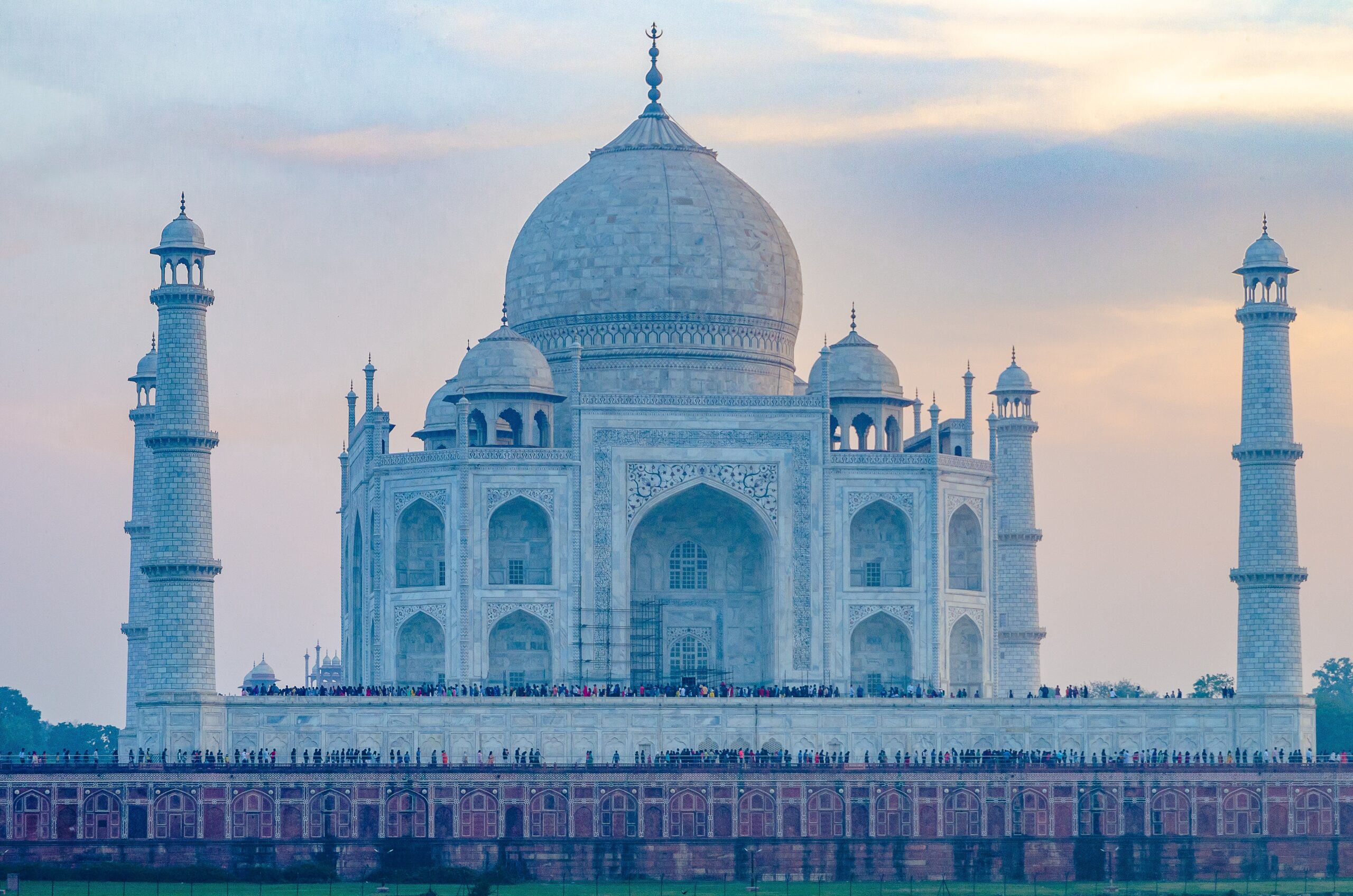 Agra: Taj Mahal Guided Tour with Skip the Line Entry