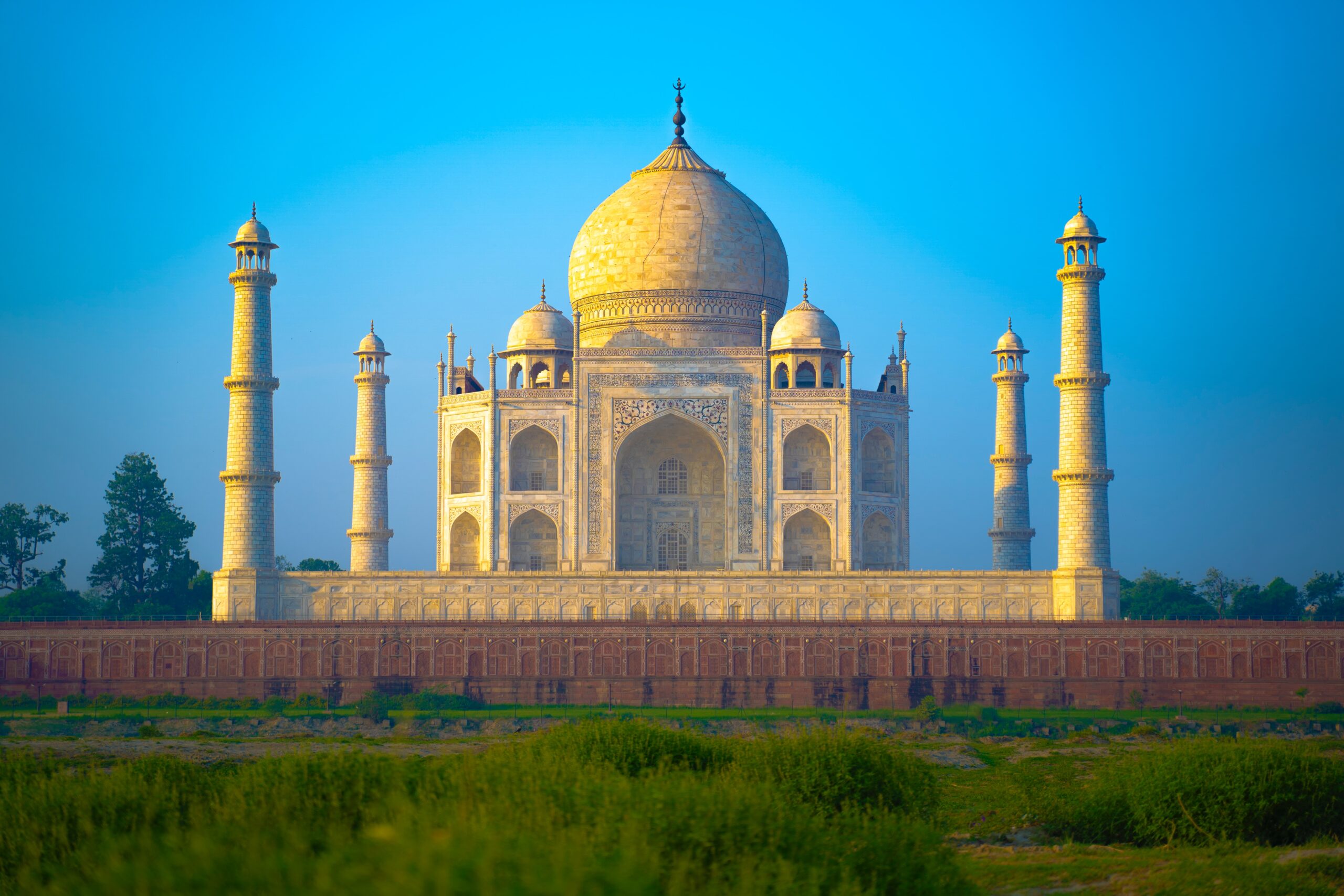 Agra: Taj Mahal Guided Tour with Skip the Line Entry