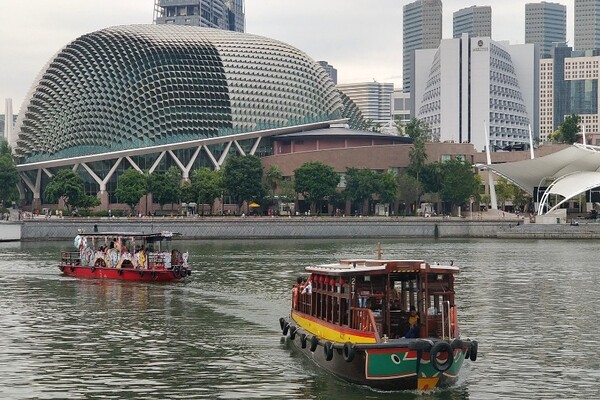 Singapore Sightseeing by River Cruise