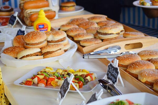 Dubai Marina Yacht Party with BBQ, Unlimited Drinks and DJ