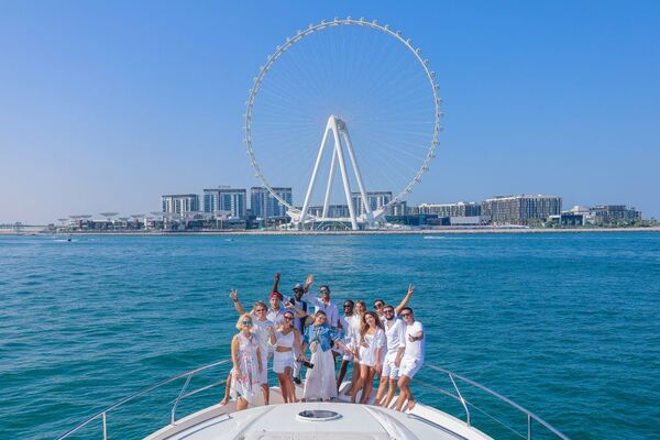 Dubai Luxury Yacht Tour with Options to Add a BBQ Lunch