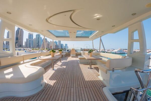 Private Dubai Yacht Charter from Dubai Marina