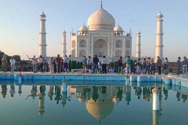 Taj Mahal Agra Fort Tour with Skip the Line Entry from Agra