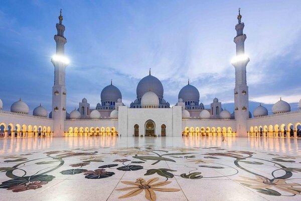 Abu Dhabi Premium Full-Day Sightseeing Tour From Dubai