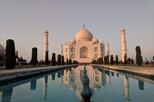 From Delhi Airport: Layover Taj Mahal Day Tour By Car