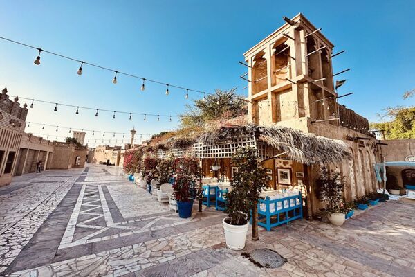 Dubai Guided Old Town Tour with Souks, Tastings & Boat Tour