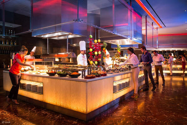 Dubai Luxury Buffet Dinner at Saffron in Atlantis the Palm