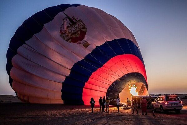 Adventurous Dubai Hot Air Balloon Ride with Vintage Car Ride