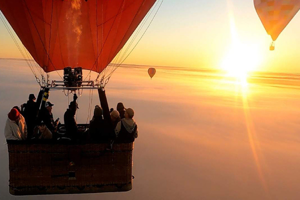 Abu Dhabi: Exotic Sunrise with Balloon Flights