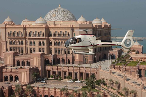 Abu Dhabi- Sightseeing Helicopter Toura