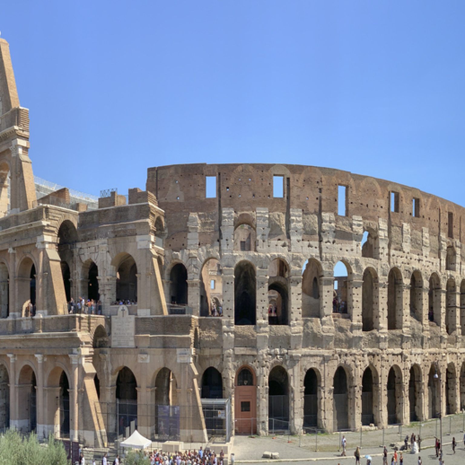 Rome_Colosseum_exterior_panorama (1)